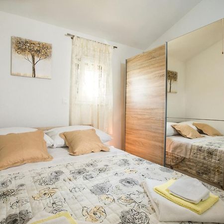 Apartments Essentia ポドストラナ エクステリア 写真