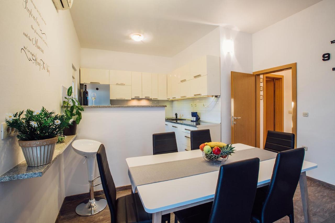 Apartments Essentia ポドストラナ エクステリア 写真