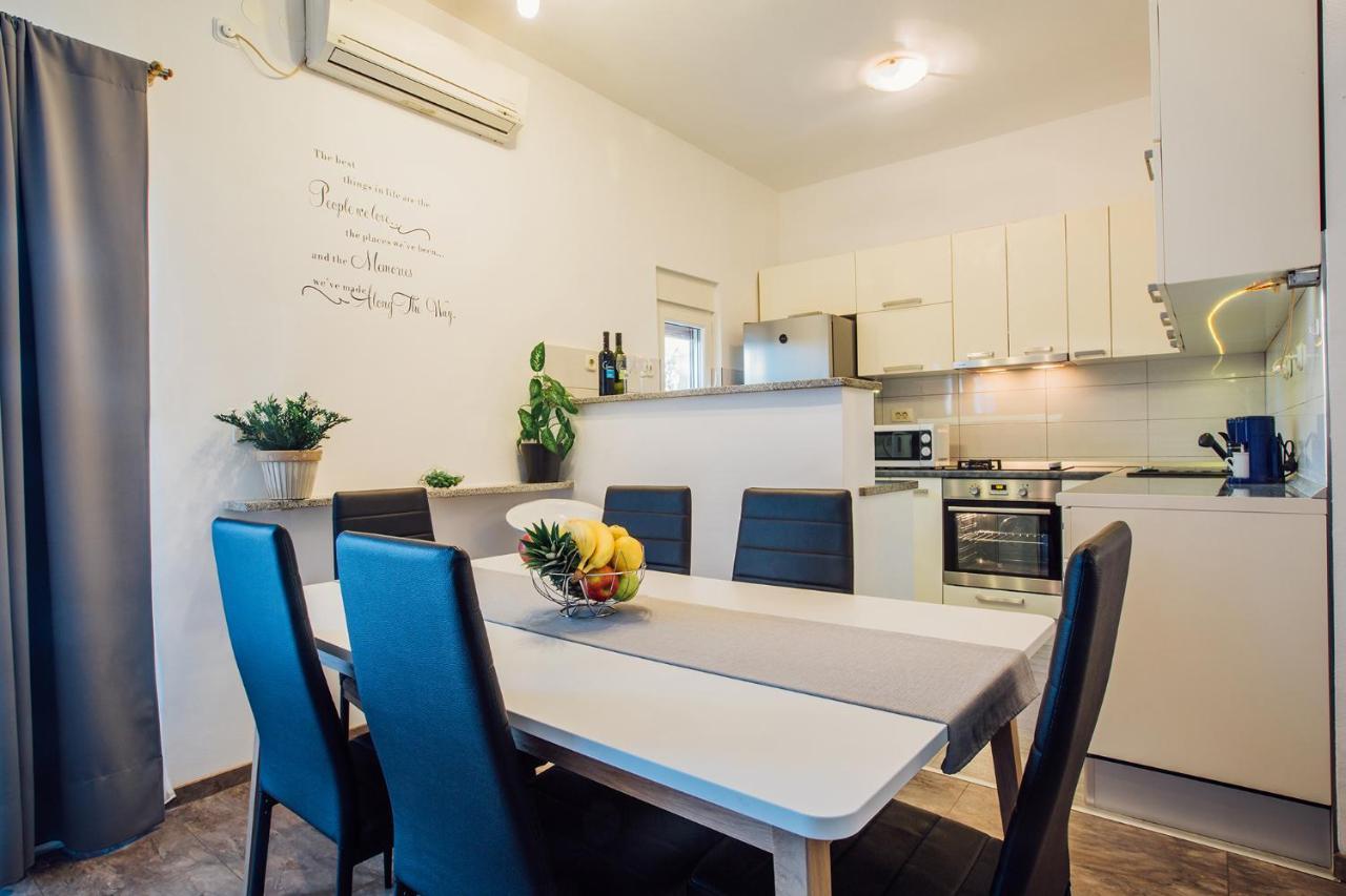 Apartments Essentia ポドストラナ エクステリア 写真