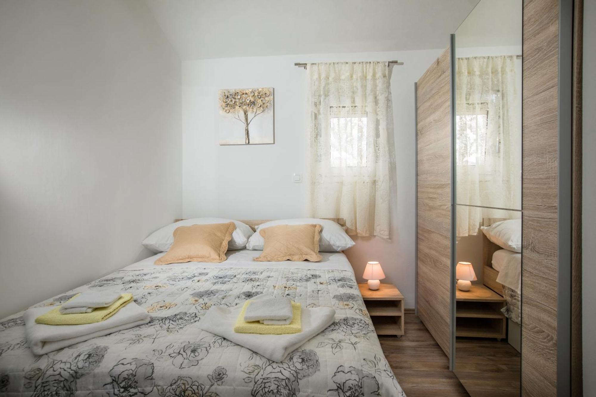 Apartments Essentia ポドストラナ エクステリア 写真