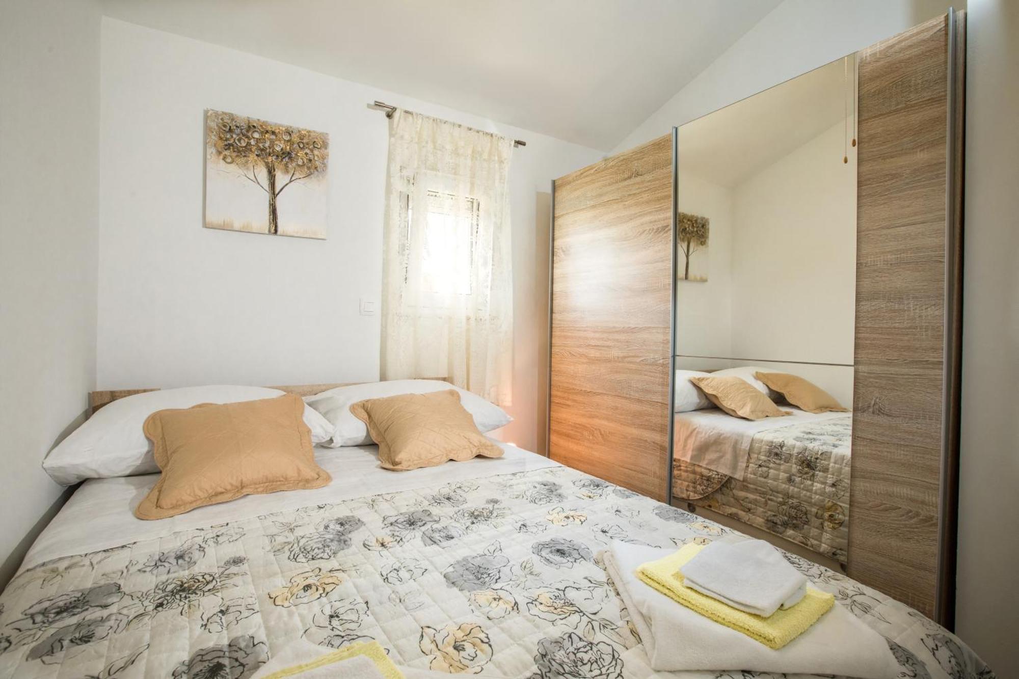 Apartments Essentia ポドストラナ エクステリア 写真
